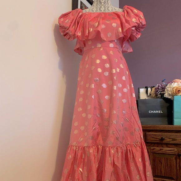 Monique Lhuillier Dresses & Skirts - NWT Monique Lhuillier Metallic Dot Ruffle Gown Soft Pink Gold❤️Excepcional❤️
